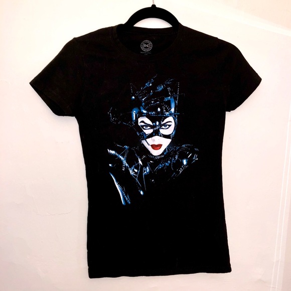dc comics tops catwoman